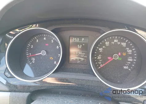 2016 Volkswagen Jetta 1.8T Sport z USA, uszkodzony, nr VIN 3VWD17AJ8GM255322